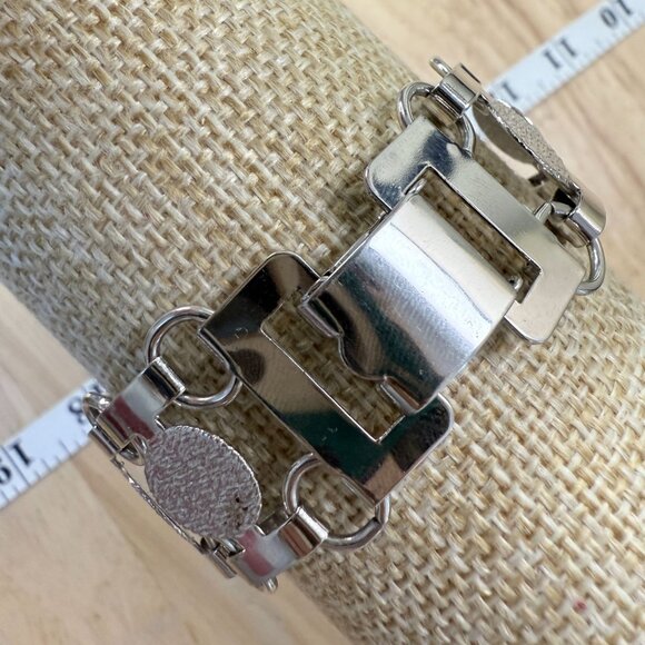 Sarah Coventry Silver-Tone Textured & Smooth Circle Link Bracelet With Fold-Over - Picture 4 of 14